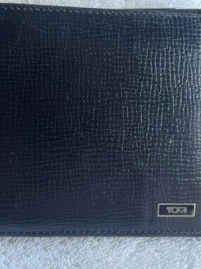 This TUMI Wallet Black Textured Leather ~ NWOT